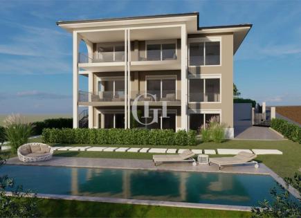 Apartamento para 950 000 euro por Lago de Garda, Italia