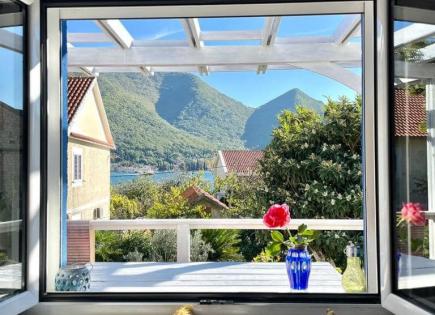 Casa para 275 000 euro en Kamenari, Montenegro