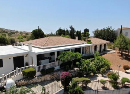 Bungalow for 2 000 000 euro in Paphos, Cyprus