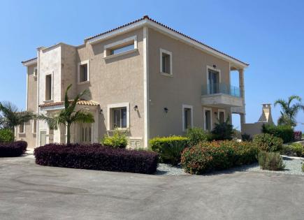 Villa for 2 600 000 euro in Paphos, Cyprus