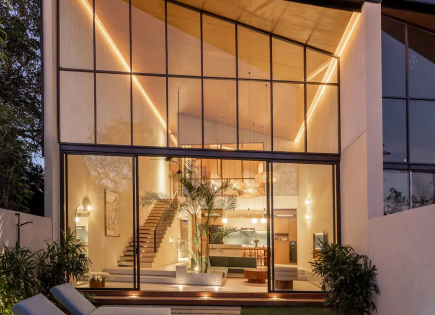 Villa for 559 982 euro in Bukit, Indonesia