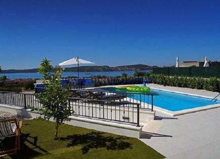 Villa for 1 250 000 euro in Trogir, Croatia