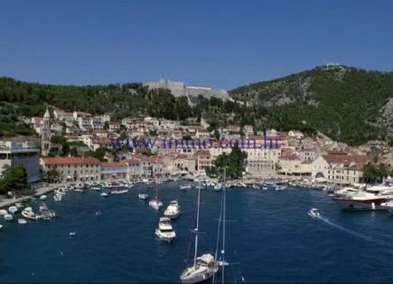 Flat for 550 000 euro on Hvar, Croatia