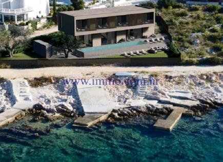 Villa for 2 950 000 euro in Rogoznica, Croatia