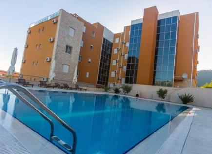 Wohnung für 270 000 euro in Becici, Montenegro