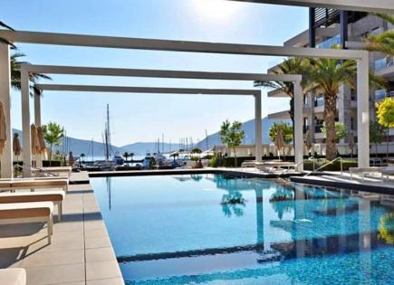 Apartamento para 680 000 euro en Tivat, Montenegro