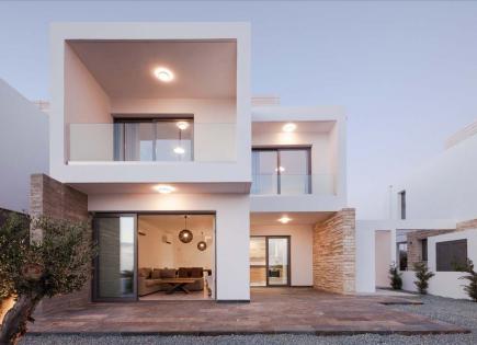 Villa for 465 000 euro in Paphos, Cyprus