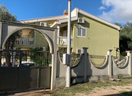 Casa para 380 000 euro en Petrovac, Montenegro