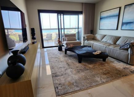 Flat for 1 300 000 euro in Bat Yam, Israel