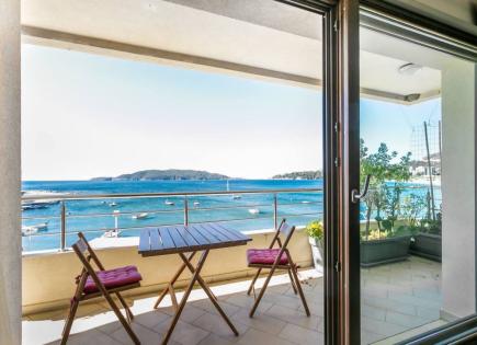 Piso para 450 000 euro en Rafailovici, Montenegro