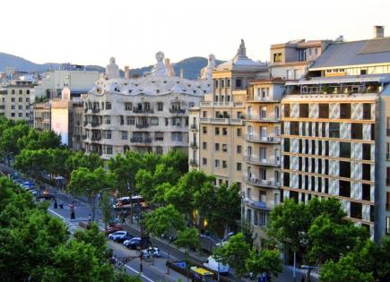 Apartment for 2 250 000 euro in Barcelona, Spain