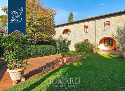 Farm for 1 600 000 euro in Vinci, Italy