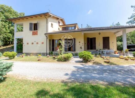 House for 450 000 euro in Castiglion Fiorentino, Italy