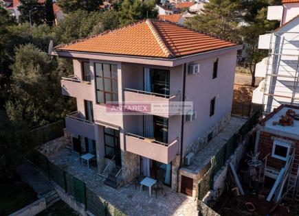 Propiedad comercial para 650 000 euro en Radovici, Montenegro