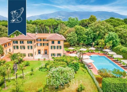 Hotel for 14 000 000 euro in Massa, Italy