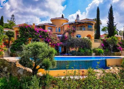 Villa for 2 800 000 euro in Paphos, Cyprus