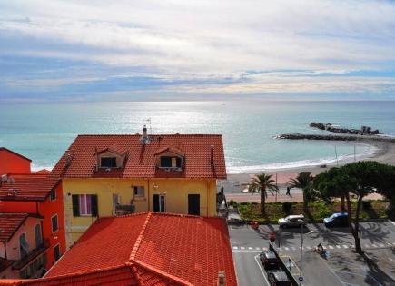Flat for 495 000 euro in Ospedaletti, Italy