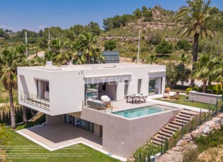 Villa for 985 000 euro in San Miguel de Salinas, Spain