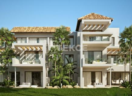 Apartment for 690 000 euro in Benahavis, Spain