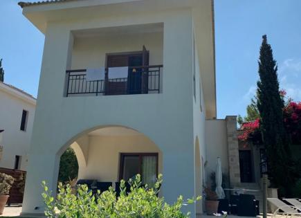 Villa for 1 300 000 euro in Paphos, Cyprus