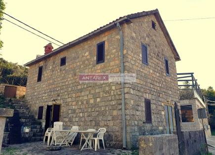 Villa for 370 000 euro on Lustica peninsula, Montenegro