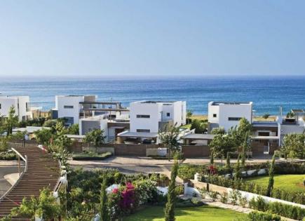 Villa for 1 300 000 euro in Paphos, Cyprus