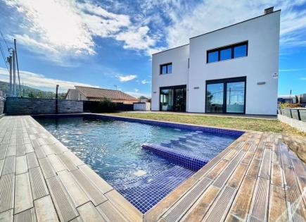 House for 595 000 euro in Barcelona, Spain