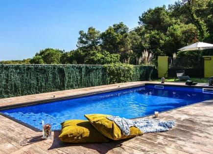 House for 450 000 euro on Costa Brava, Spain