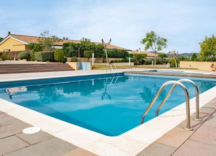 Townhouse for 570 000 euro on Costa Brava, Spain