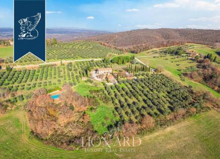 Farm for 3 400 000 euro in Siena, Italy