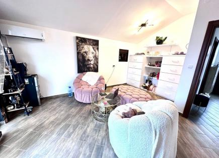 Villa für 380 000 euro in Budva, Montenegro