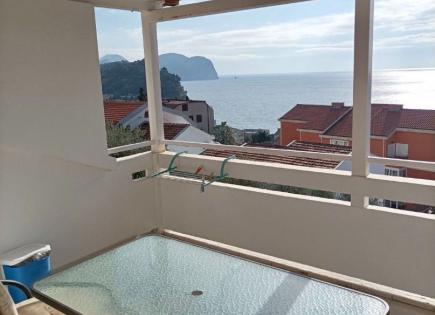 Piso para 220 000 euro en Petrovac, Montenegro
