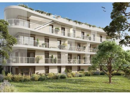 Apartment for 318 000 euro in Antibes, France