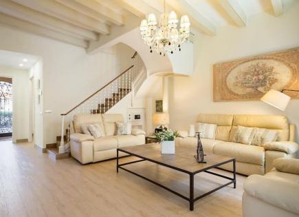 House for 870 000 euro in Barcelona, Spain