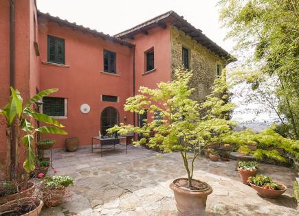 Landgut für 2 200 000 euro in Pietrasanta, Italien