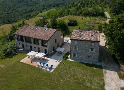 Manor for 2 850 000 euro in Modena, Italy