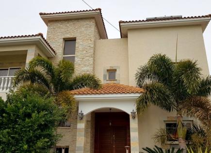 House for 2 400 000 euro in Limassol, Cyprus