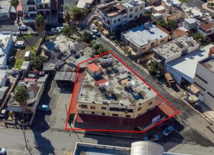 Propiedad comercial para 750 000 euro en Lárnaca, Chipre