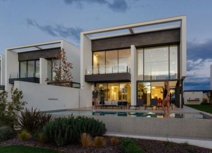 House for 1 800 000 euro on Costa Brava, Spain
