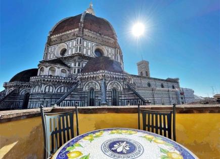 Penthouse for 3 700 000 euro in Florence, Italy