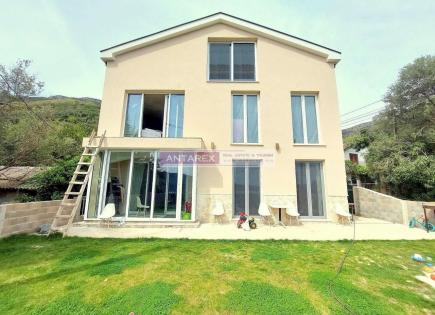 Villa for 499 000 euro in Baosici, Montenegro