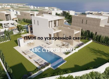 Villa for 2 200 000 euro in Coral Bay, Cyprus