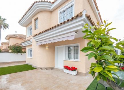 Villa pour 385 000 Euro à Punta Prima, Espagne