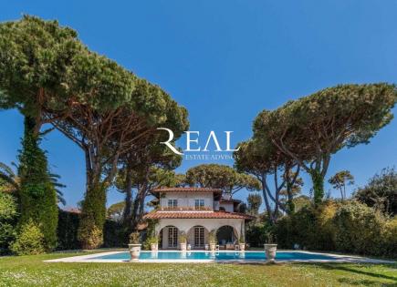 Villa in Forte dei Marmi, Italy (price on request)