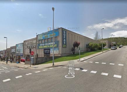 Industrial for 1 900 000 euro in Spain