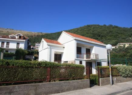 Casa para 500 000 euro en Petrovac, Montenegro