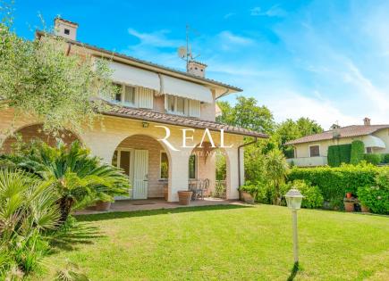 Villa for 2 500 000 euro in Forte dei Marmi, Italy