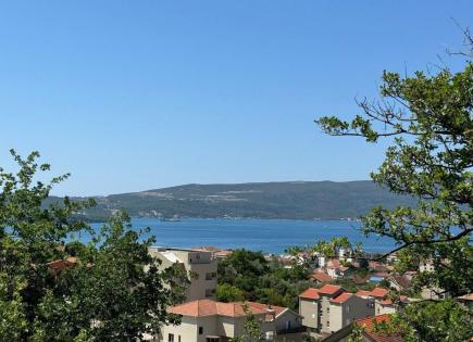 Piso para 300 000 euro en Tivat, Montenegro