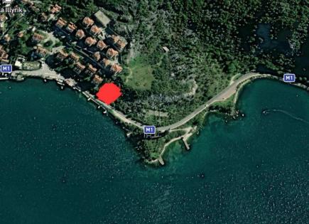 Grundstück für 1 000 000 euro in Risan, Montenegro