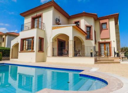 Villa for 698 500 euro in Bellapais, Cyprus